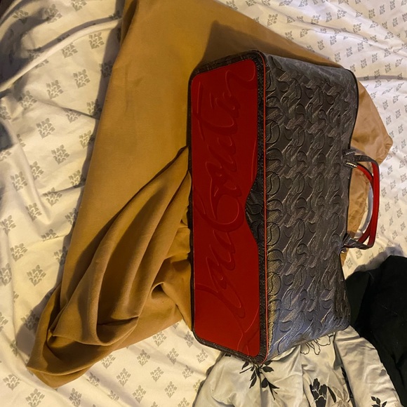 Christian Louboutin Cabata large Tote Bag with pouch - Picture 12 of 17